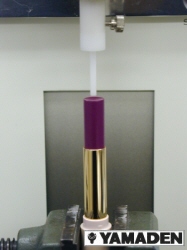 口紅の突き刺し強度試験